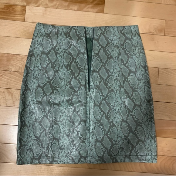 Ronny kobo Snakeskin print leather mini skirt - Picture 2 of 9